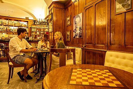 Experience - Tasting in a historical cafè